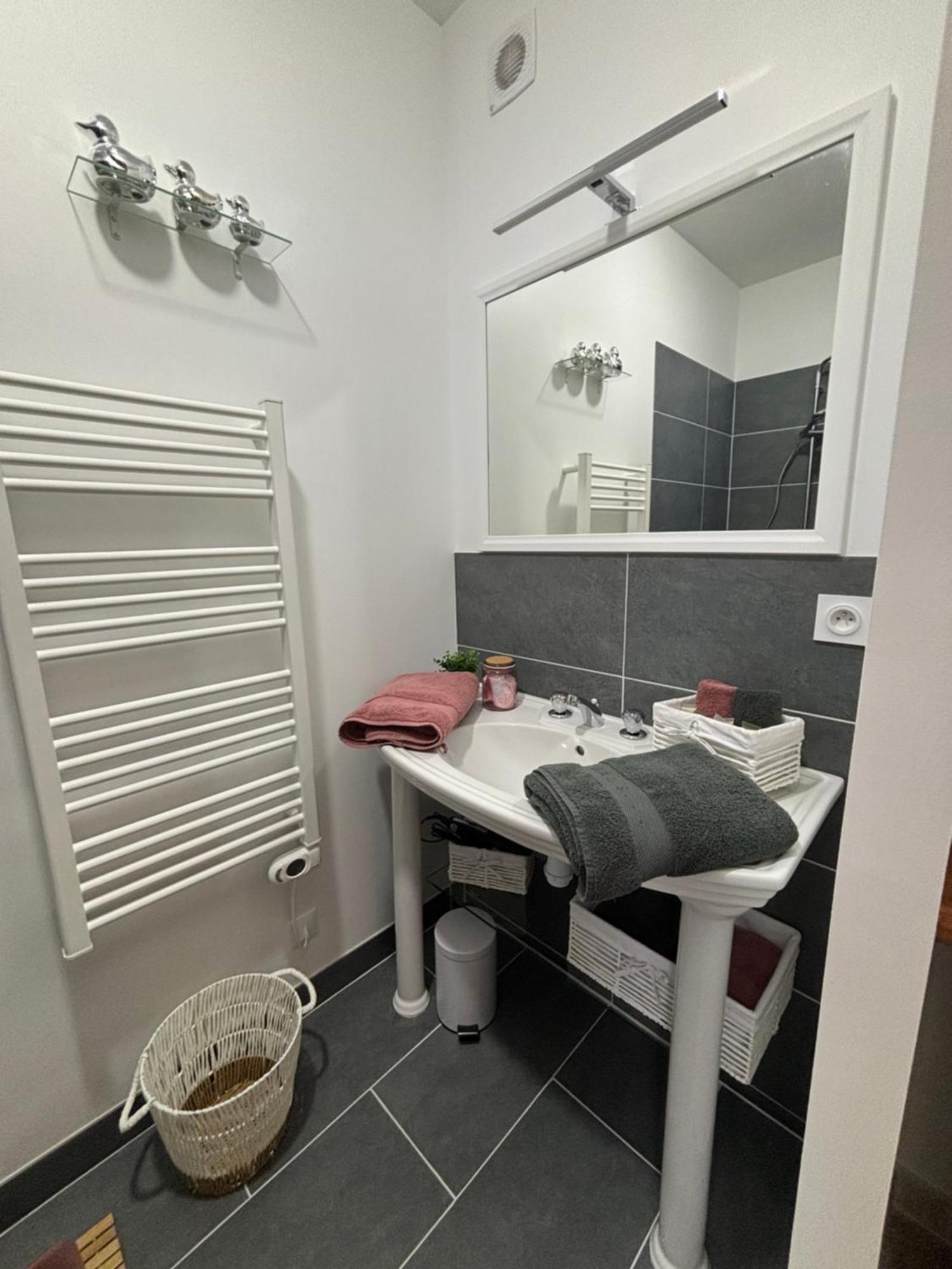 Hotel Le 911 Nazelles-Negron Zewnętrze zdjęcie